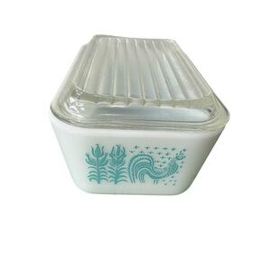 Vintage Pyrex Amish Butterprint Refrigerator Dish 0502 with Lid 1 1/2 Pints